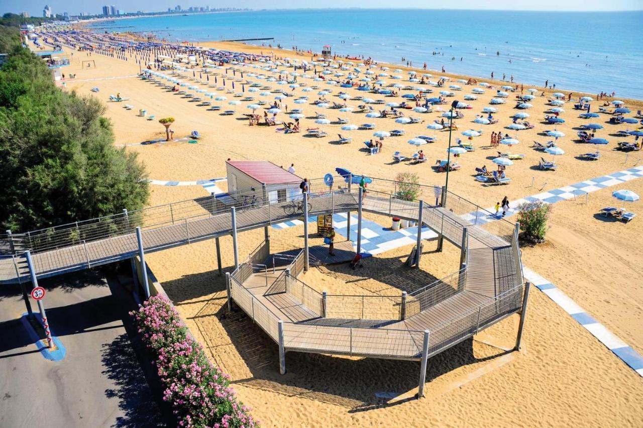 Residenza La Meridiana Lignano Sabbiadoro Esterno foto